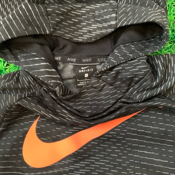 Nike Dri-fit Hoodie - Picture 2 of 3